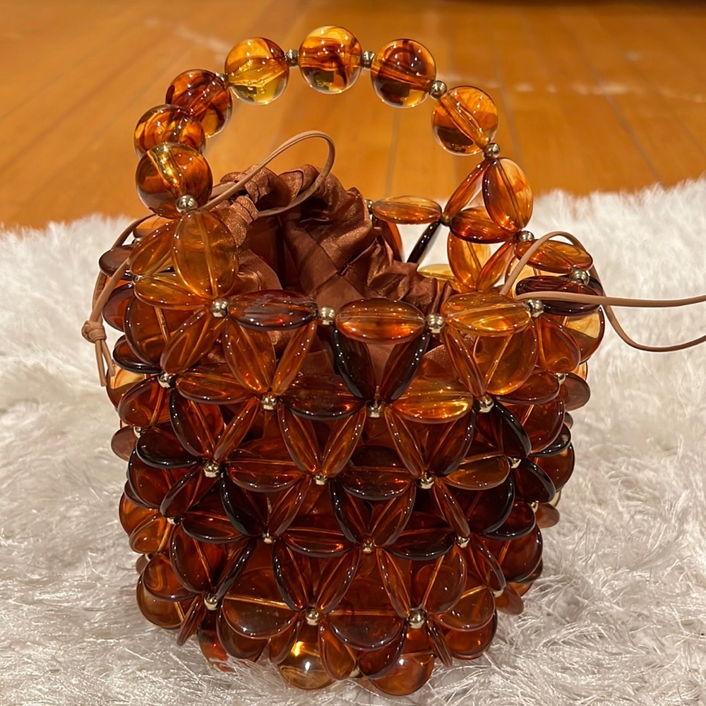 Beautiful small bag. Cute and chic